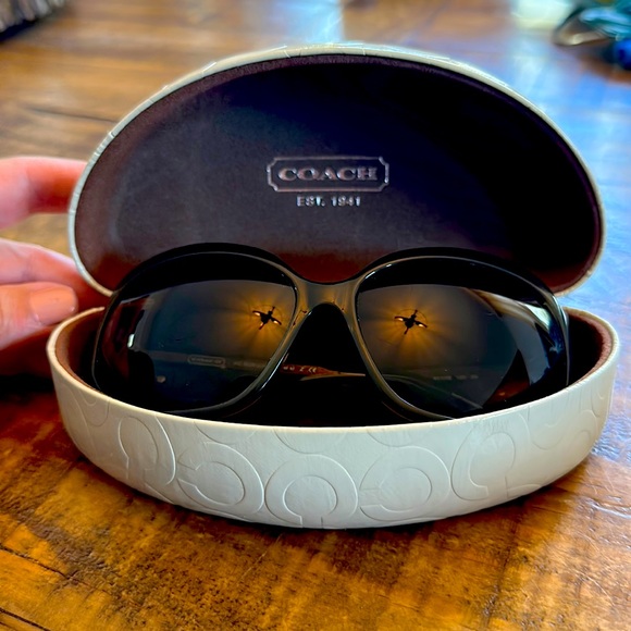 Coach sunglassss - Picture 1 of 5